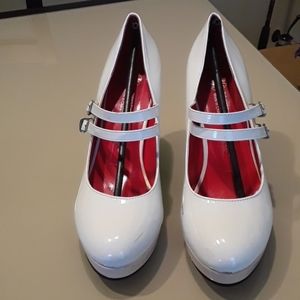 Rubies, White, Patent Leather, Mary Janes. M 7-8.